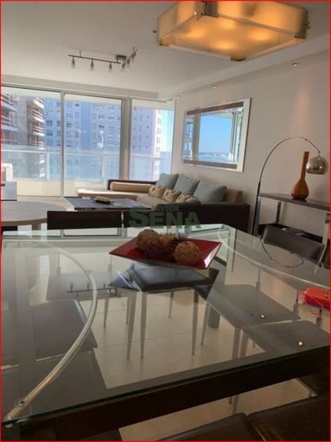 Alquiler de apartemento en la mansa, 3 dormitorios, 4 baños, terraza, buena vista con todos los servicios.