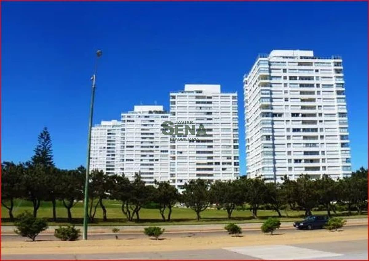 Venta de apartamento en complejo lincol center, 2 dormitorios, 2 baños, piscina, canchas, buena vista.