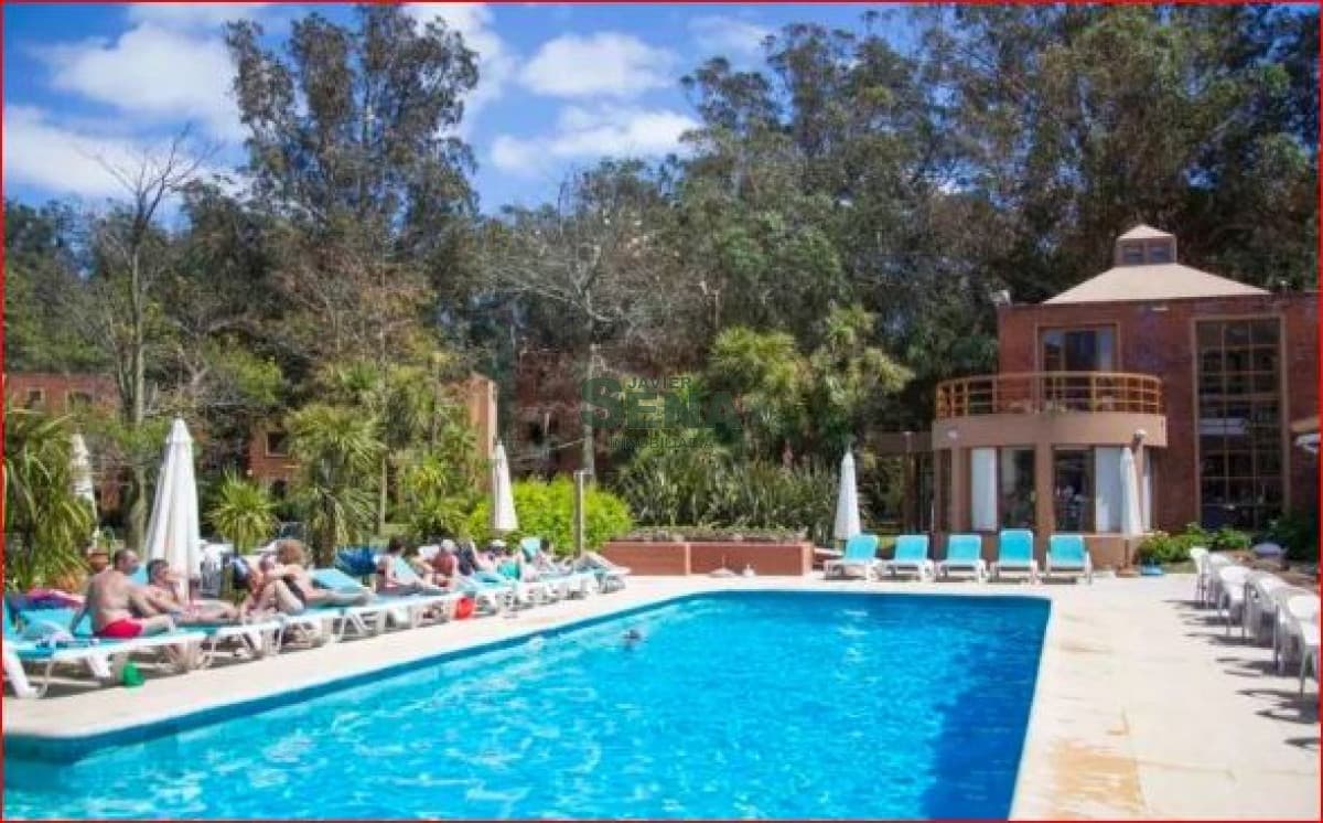 Alquiler de apartamento en Rincon del Indio, 2 dormitorios, 2 baños, piscina.