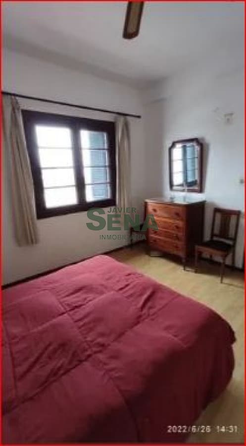 Alquiler de apartamento en la Peninsula, 1 dormitorio, baño, buena ubicacion.