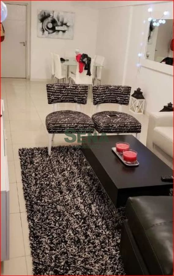 Alquiler de apartamento en la brava, 2 dormitorios, 2 baños, con servicios.