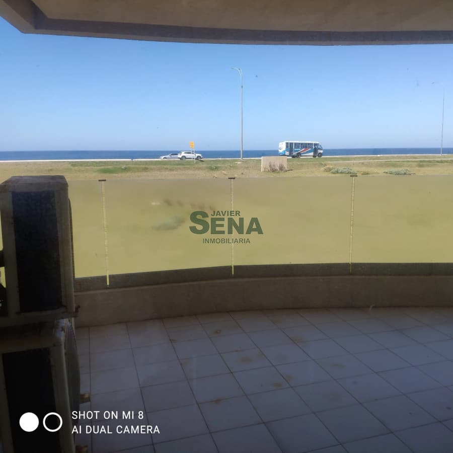 Venta  de apartamento en la Mansa, 3 dormitorios, 4 baños, piscina y gran vista.