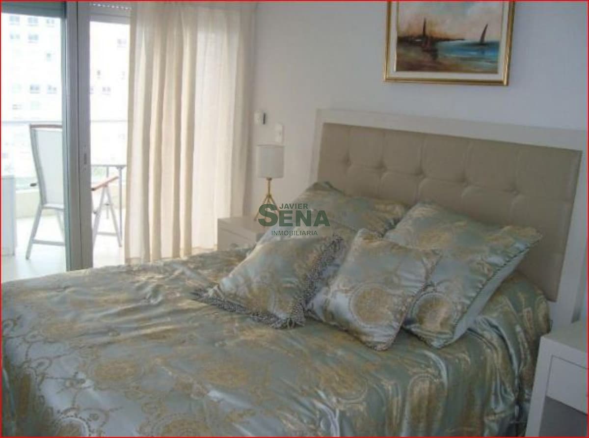 Alquiler de apartamento en la Mansa, 2 dormitorios, 2 baños, linda vista al mar y servicios.