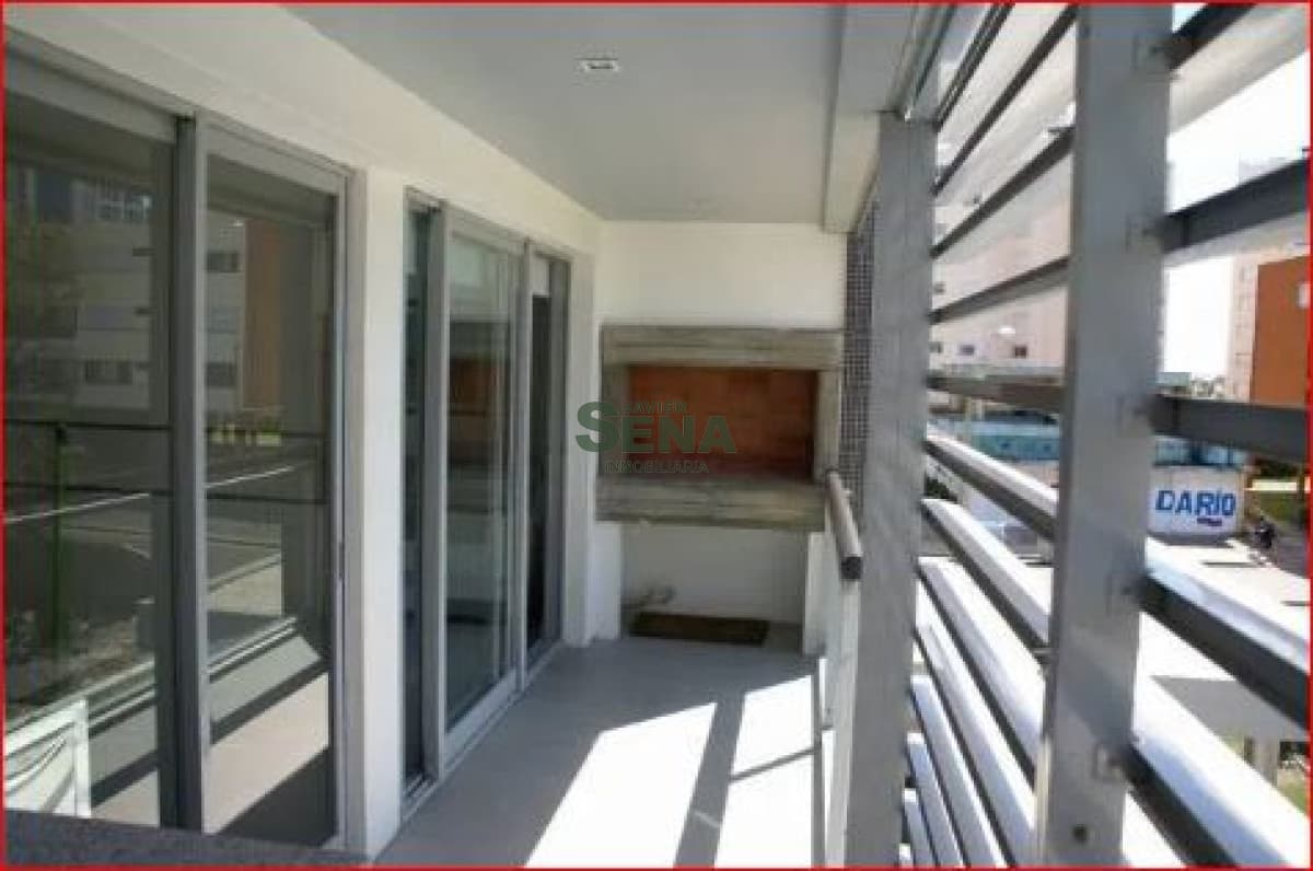 Venta con renta de apartamento en la Mansa, 2 dormitorios, 2 baños, piscina, mas servicios.