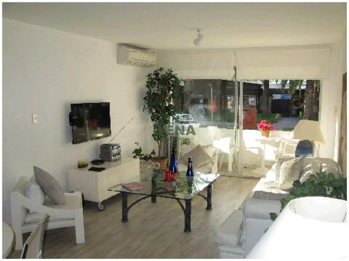 Venta y alquiler de apartamento en la Peninsula, 2 dormitorios y medio, 3 baños, muy lindo.