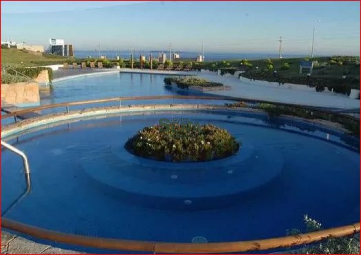 Alquiler de apartamento en Piedras del Chileno, 2 dormitorios, 2 baños, piscina, gran vista.