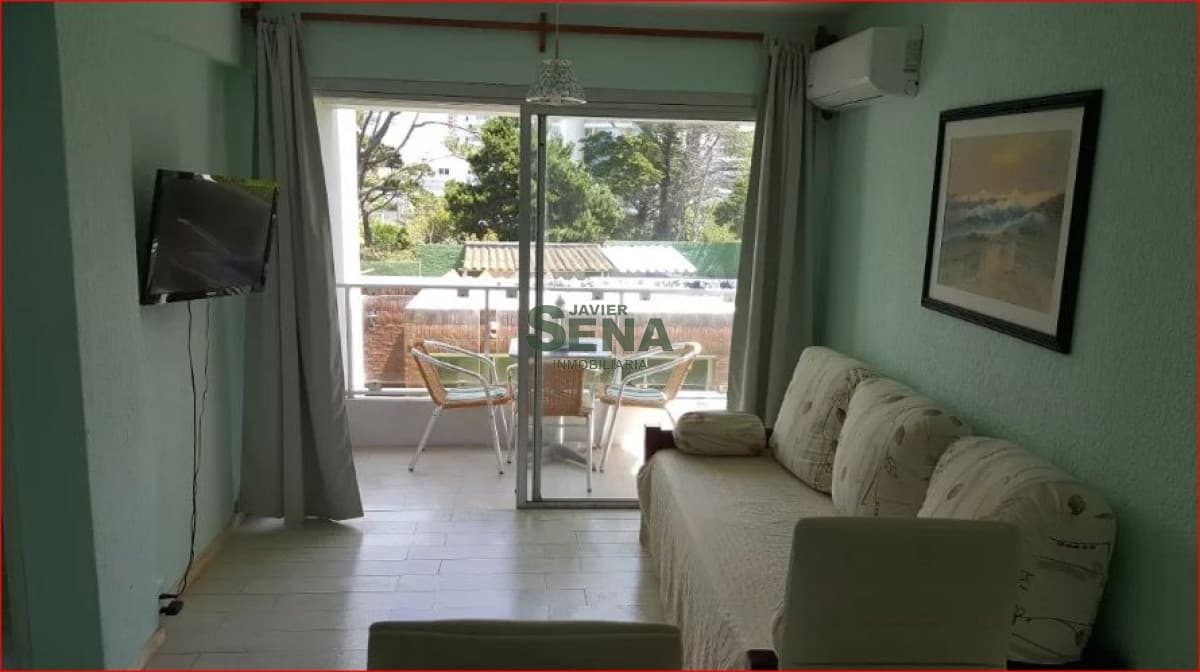 Alquiler y venta de apartamento en la brava, 1 dormitorio, baño, cerca del mar.