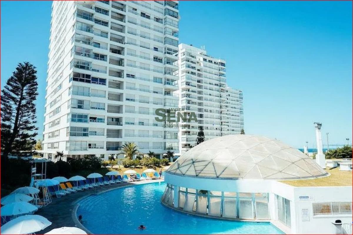 Venta  y alquiler de apartamento en la Mansa, 3 dormitorios, 2 baños, piscina, canchas, buena vista.