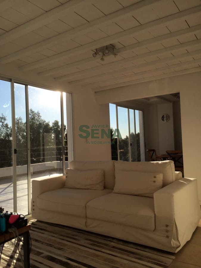 Venta de apartamento cerca del centro de Maldonado, 3 dormitorios, baño.