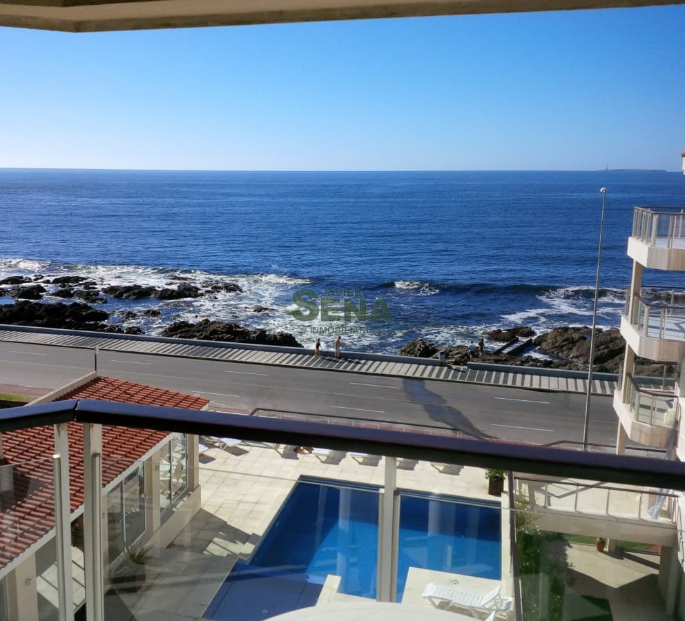 Venta apto en Peninsula, 3 dormitorios, 2 baños, divino apto, gran vista.