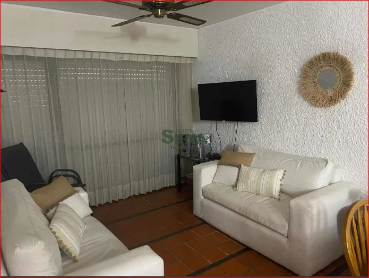 Alquiler de apartamento en la mansa, 2 dormitorios, 2 baños, balcon, frente al mar.