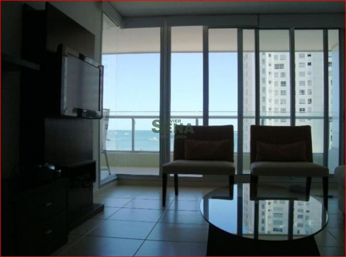 Alquiler de apartamento en la Mansa, 2 dormitorios, 2 baños, linda vista al mar y servicios.