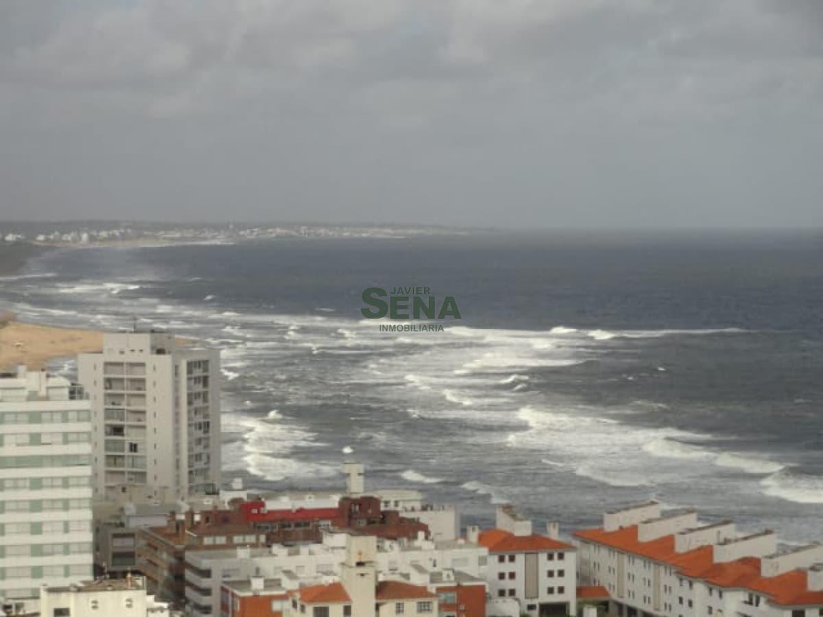 Alquiler de apartamento en la Peninsula, 2 dormitorios, 2 baños, muy buen avista y servicios.
