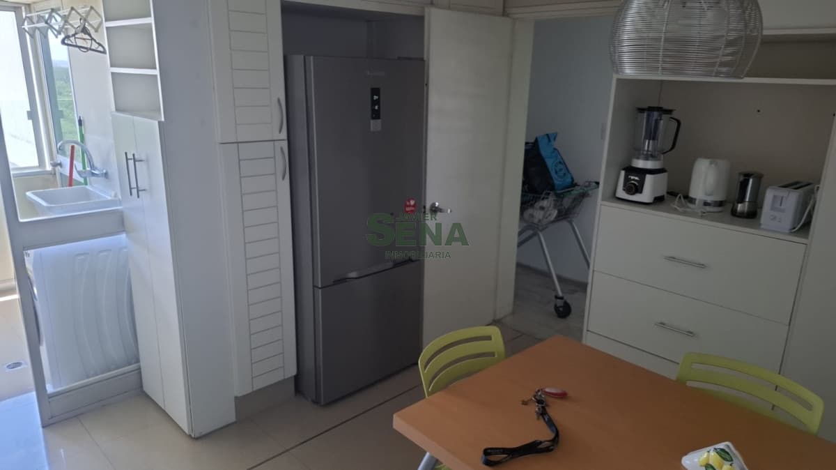 Alquiler anual  apto en Roosevelt de 3 dormitorios y dependencia de servicio