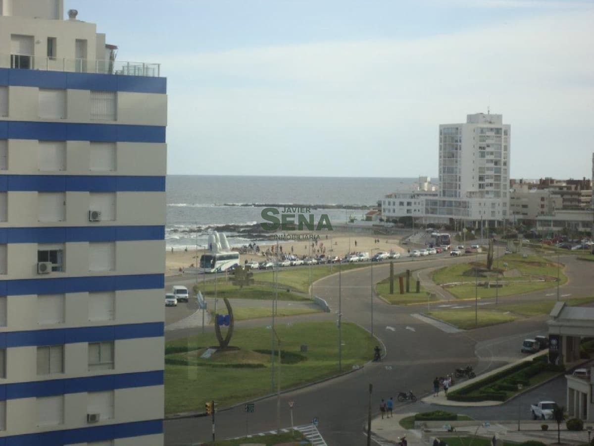 Venta y alquiler de apartamento Brava, 3 dormitorios, 2 baños, gran vista Mansa