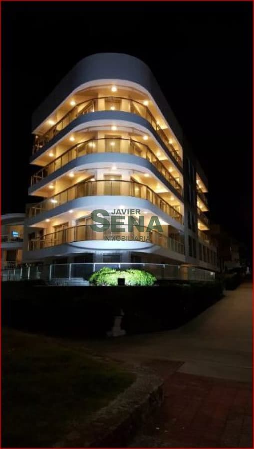Alquiler de apartamento en la Peninsula, 3 dormitorios, 2 baños, buena vista.
