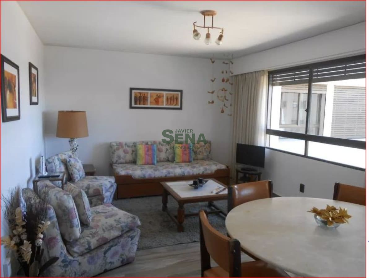 Alquiler y venta de apartamento en la brava, 2 dormitorios, baño, servicios, buena vista.