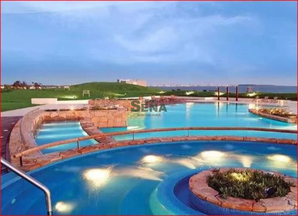 Alquiler de apartamento en Piedras del Chileno, 2 dormitorios, 2 baños, piscina, gran vista.