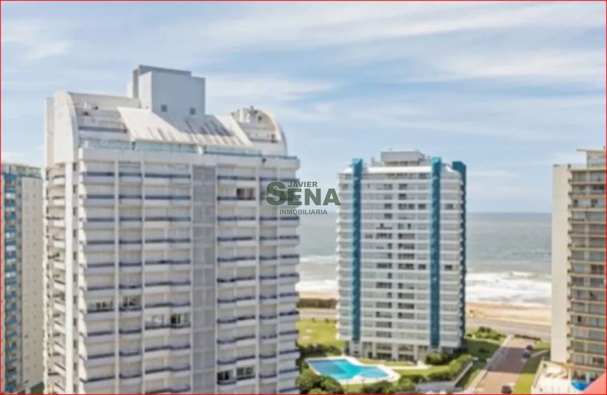 Alquiler de apartamento en la Brava, 2 dormitorios, 2 baños, con servicios y buena vista.