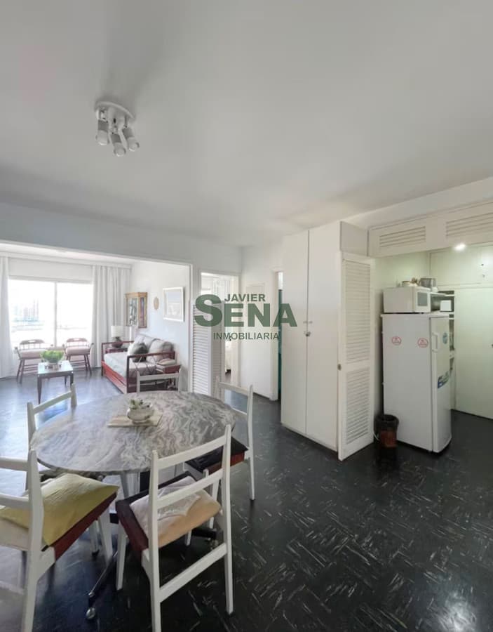 Venta de apartamento en la Peninsula, 1 dormitorio, baño, con vista.