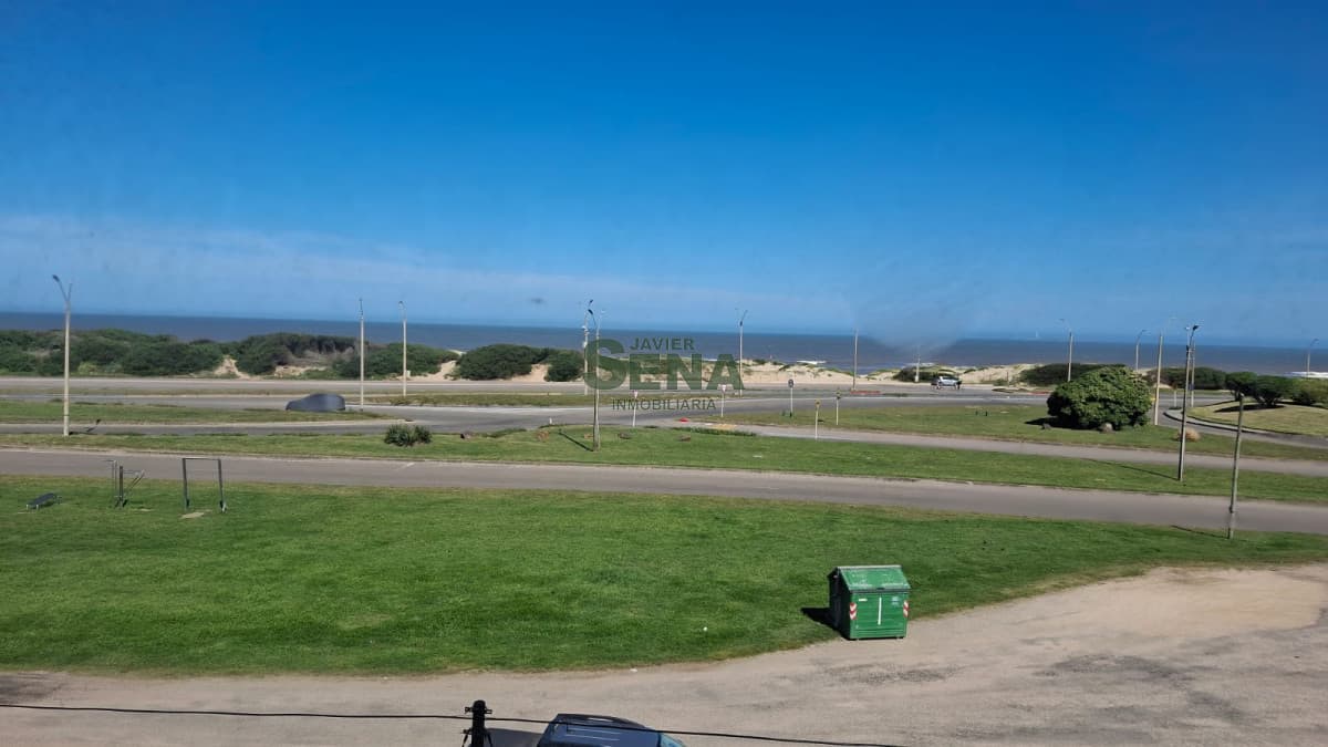 Alquiler anual apartamento en la brava, 2 dorm 2 baños sobre la Brava con vista