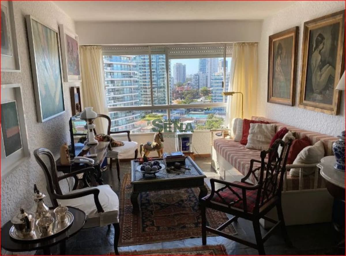 Alquiler de apartamento en la brava, 1 dormitorio, baño, piscina, servicios y buena vista.
