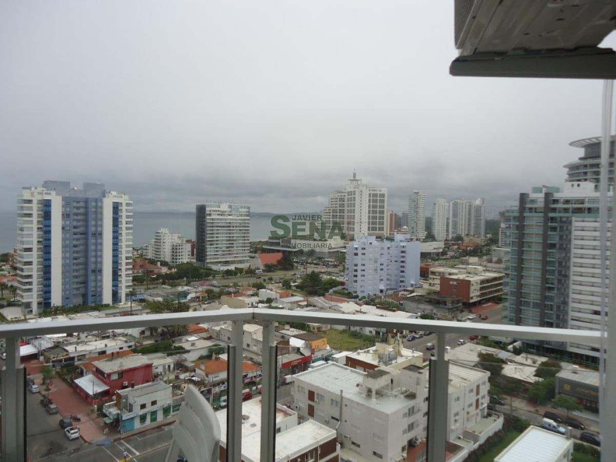 Venta y alquiler Brava, 1 dormitorio y medio,  baño, terraza, buena vista, piscina..