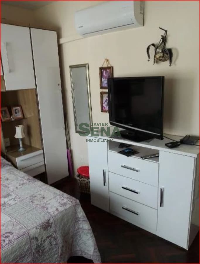 Venta de apartamento en la Peninsula, 1 dormitorio, baño, buena vista y buen edificio.