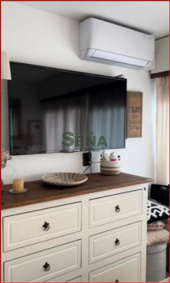 Venta de apartamento en la Peninsula, 1 dormitorio, baño, cerca de todo.