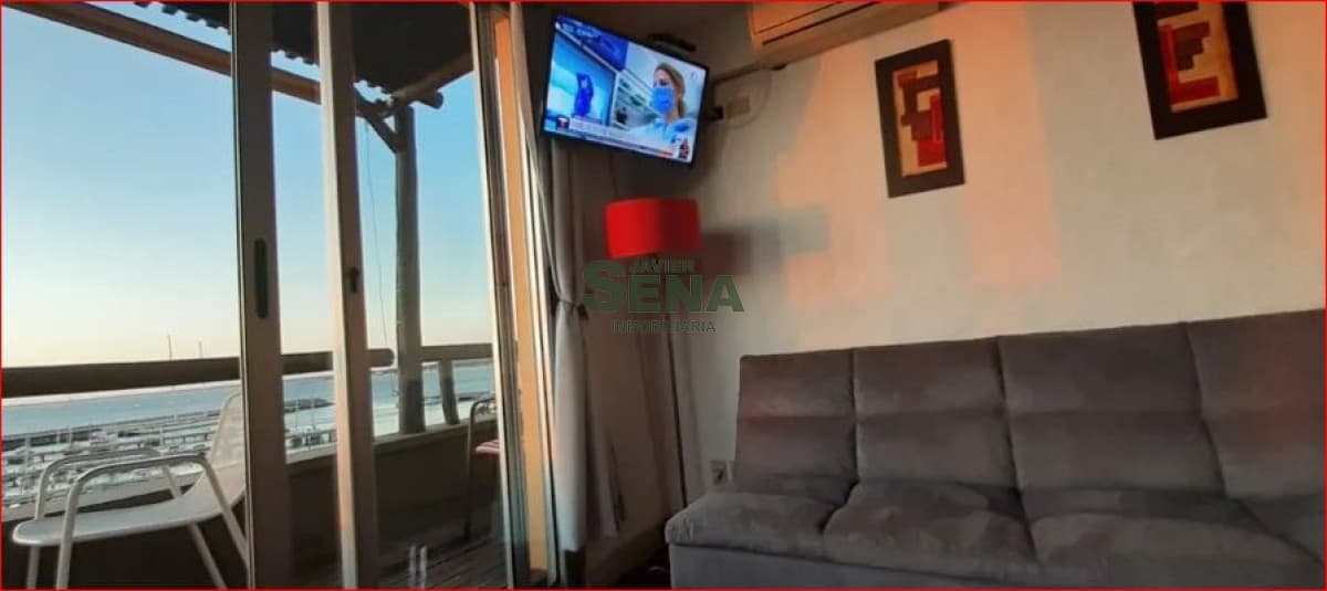 Alquiler de casa en Piriapolis, 2 dormitorios, baño, linda vista.