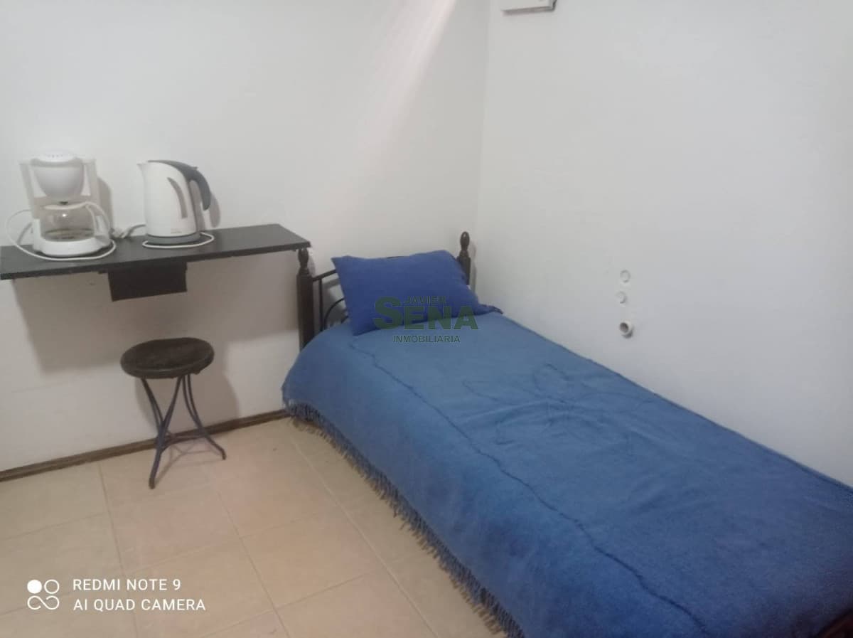 Alquiler de apartamento en la Peninsula, 1 dormitorio, baño, cerca de todo.