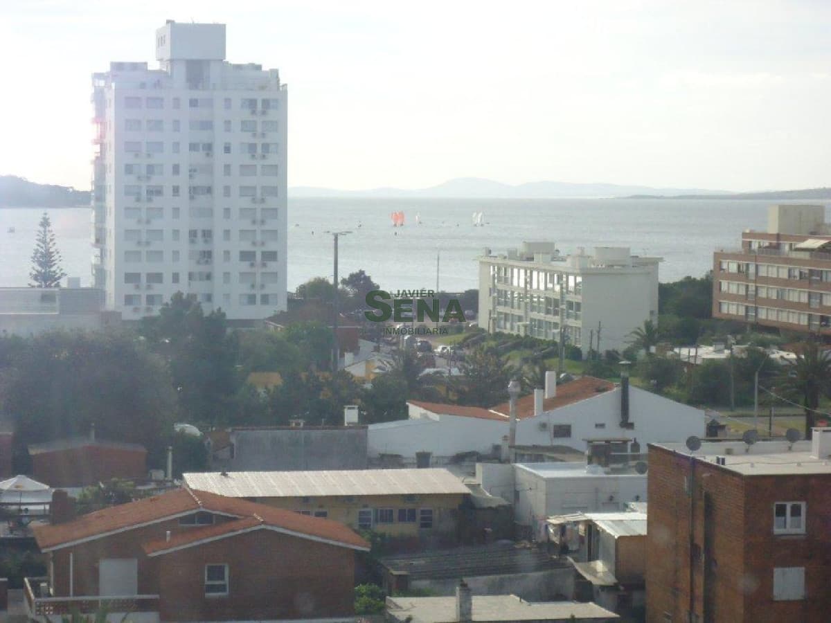 Venta y alquiler de apartamento Brava, 3 dormitorios, 2 baños, gran vista Mansa