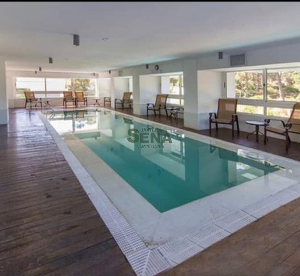 Alquiler de apartamento en la Roosevelt, 2 dormitoriosd, 2 baños, piscina, buen edificio.