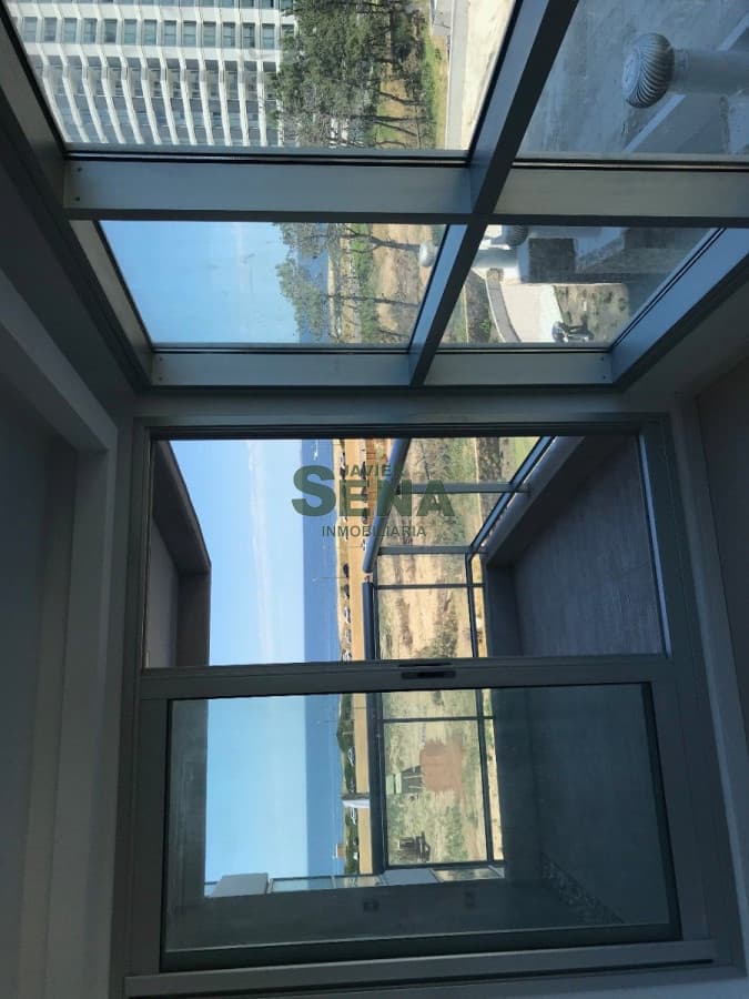 Venta de apartamento en la Brava, 3 dormitorios, 4 baños, buena vista y todos los servicios.