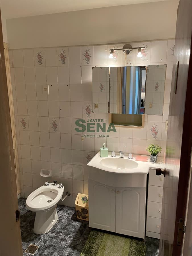Venta de apartamento en la Brava, 2 dormitorios, baño, balcon, garaje, cerca del mar.