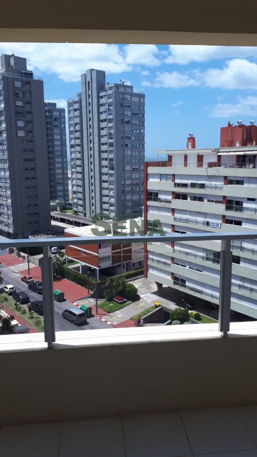 Alquiler de apartamento en la brava, 1 dormitorio, baños, piscina todos los servicios.