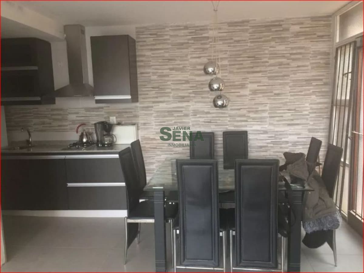Venta y alquiler de apto en peninsula, 3 dormitorios, 2 baños, cerca de todo.