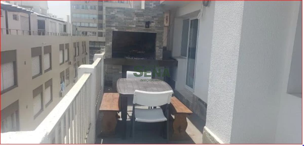 Alquiler de apartamento en la Peninsula, 2 dormitorios, 2 baños, balcon, linda vista al mar.