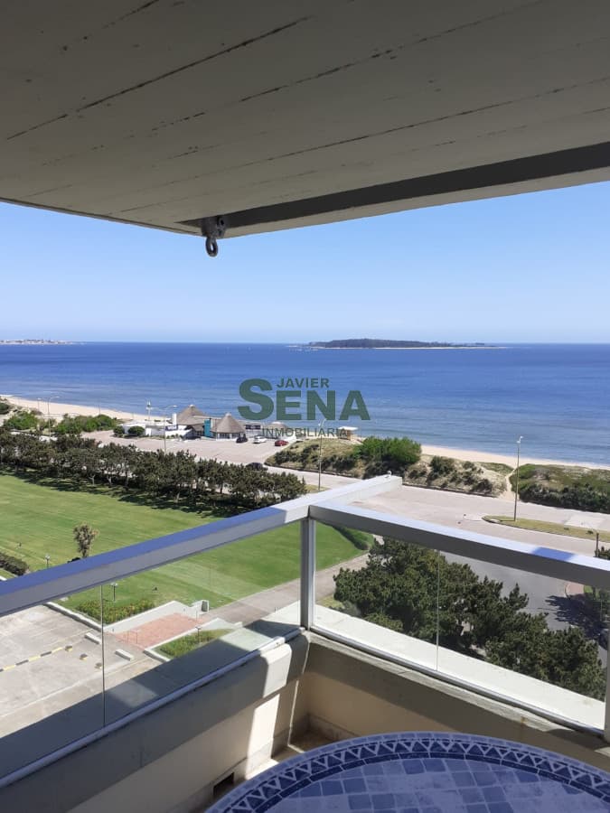 Venta y alquiler de apartamento en la mansa, 3 dormitorios, 2 baños, gran vista.