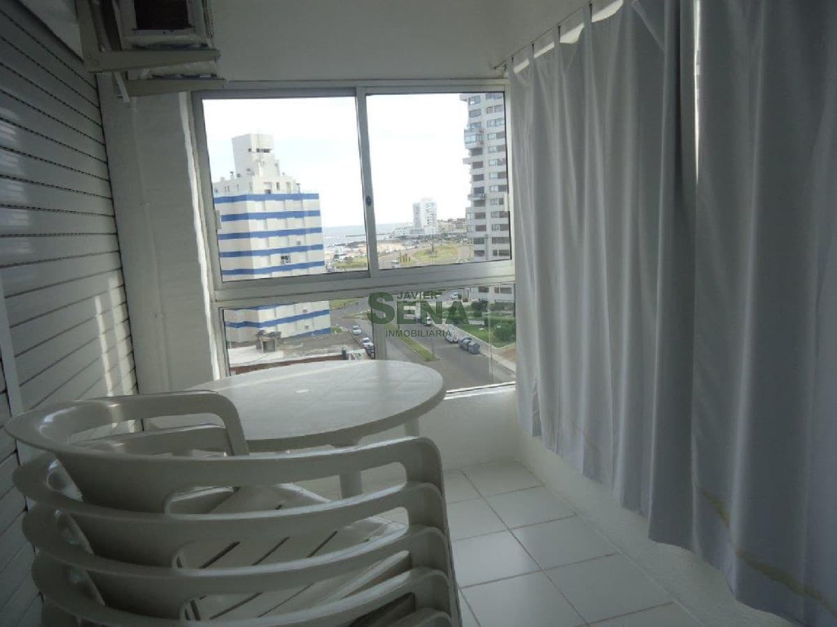 Venta y alquiler de apartamento Brava, 3 dormitorios, 2 baños, gran vista Mansa