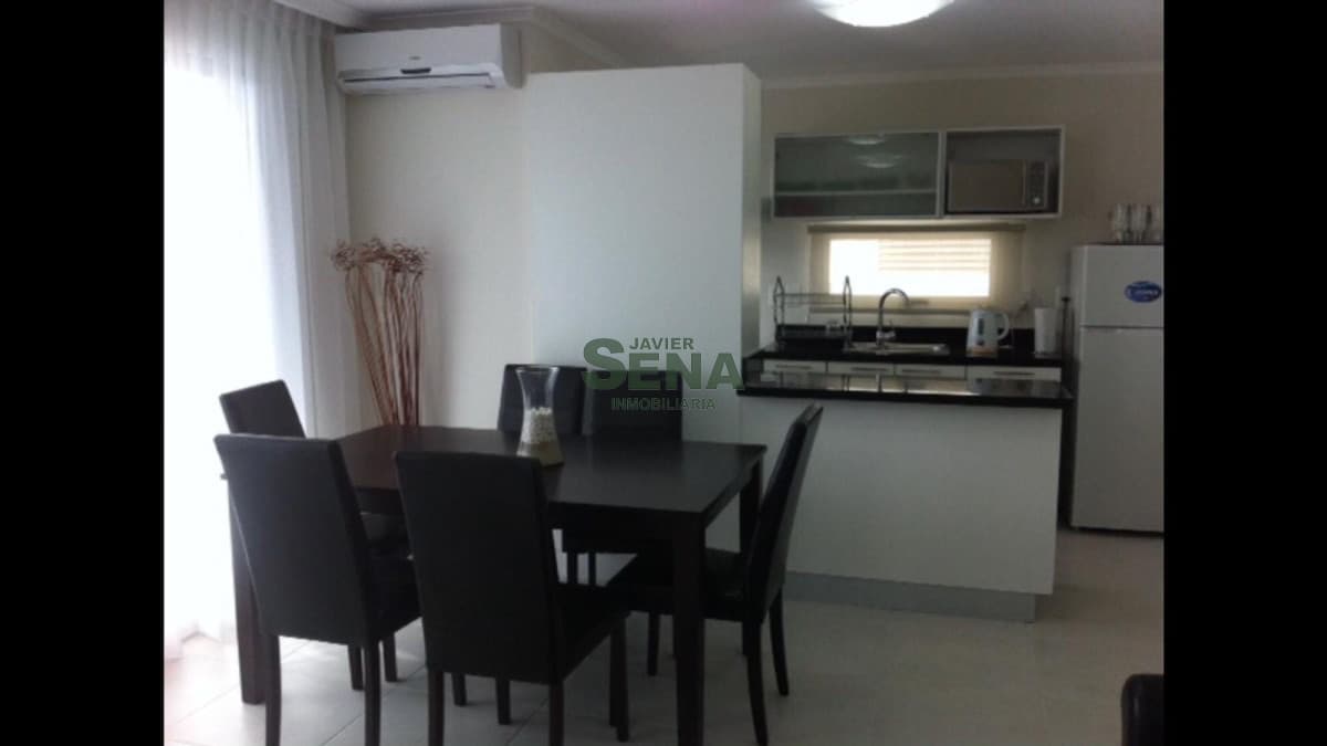 Alquiler de apartamento en la Roosevelt, 2 dormitorios, baño, cerca del mar y todos los servicios.