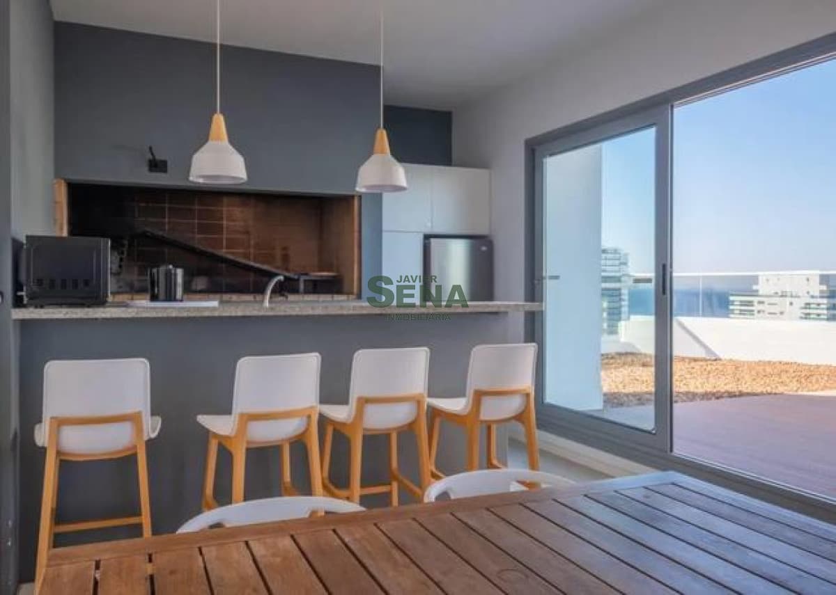 Venta de apartamento en la Brava, 3 dormitorios, 2 baños,  con todas las amenities.