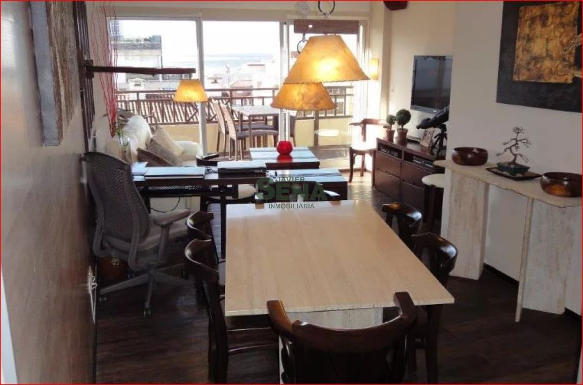 Alquiler de apartamento en la Peninsula, 3 dormitorios, 2 baños, con balcon.