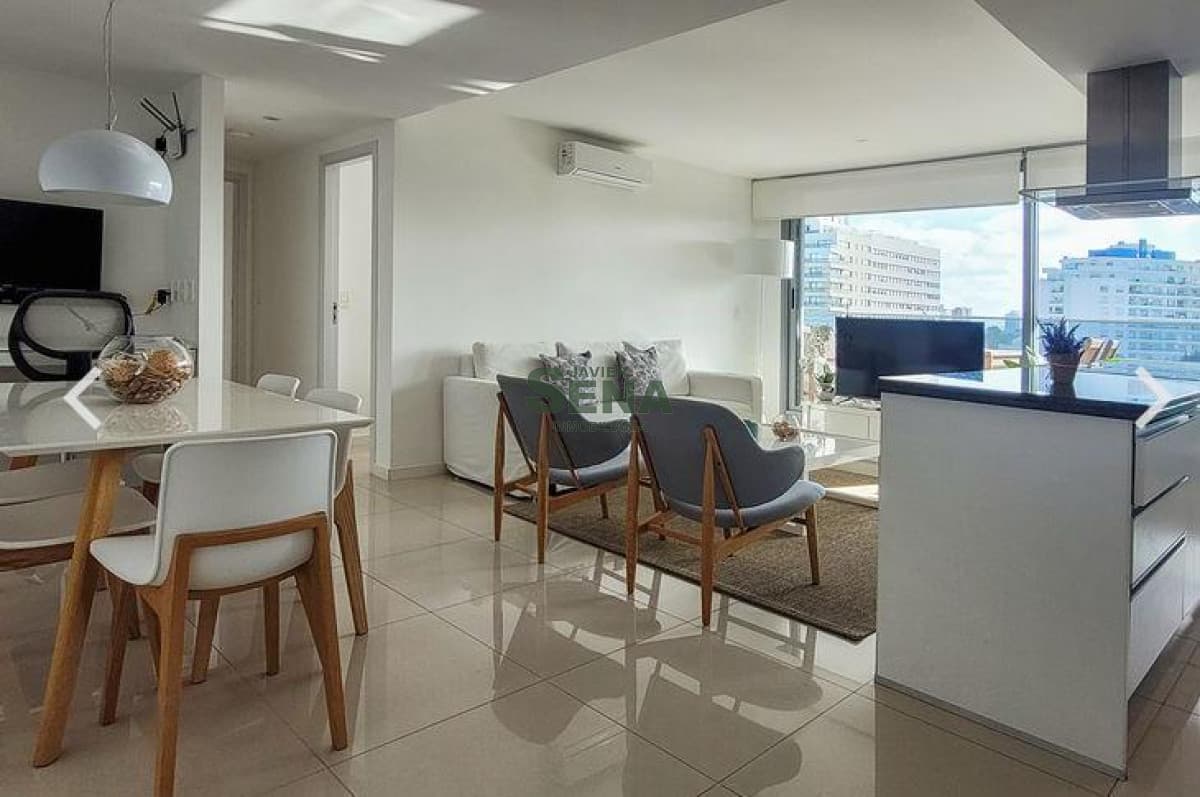Venta de apartamento en la Brava, 3 dormitorios, 2 baños,  con todas las amenities.