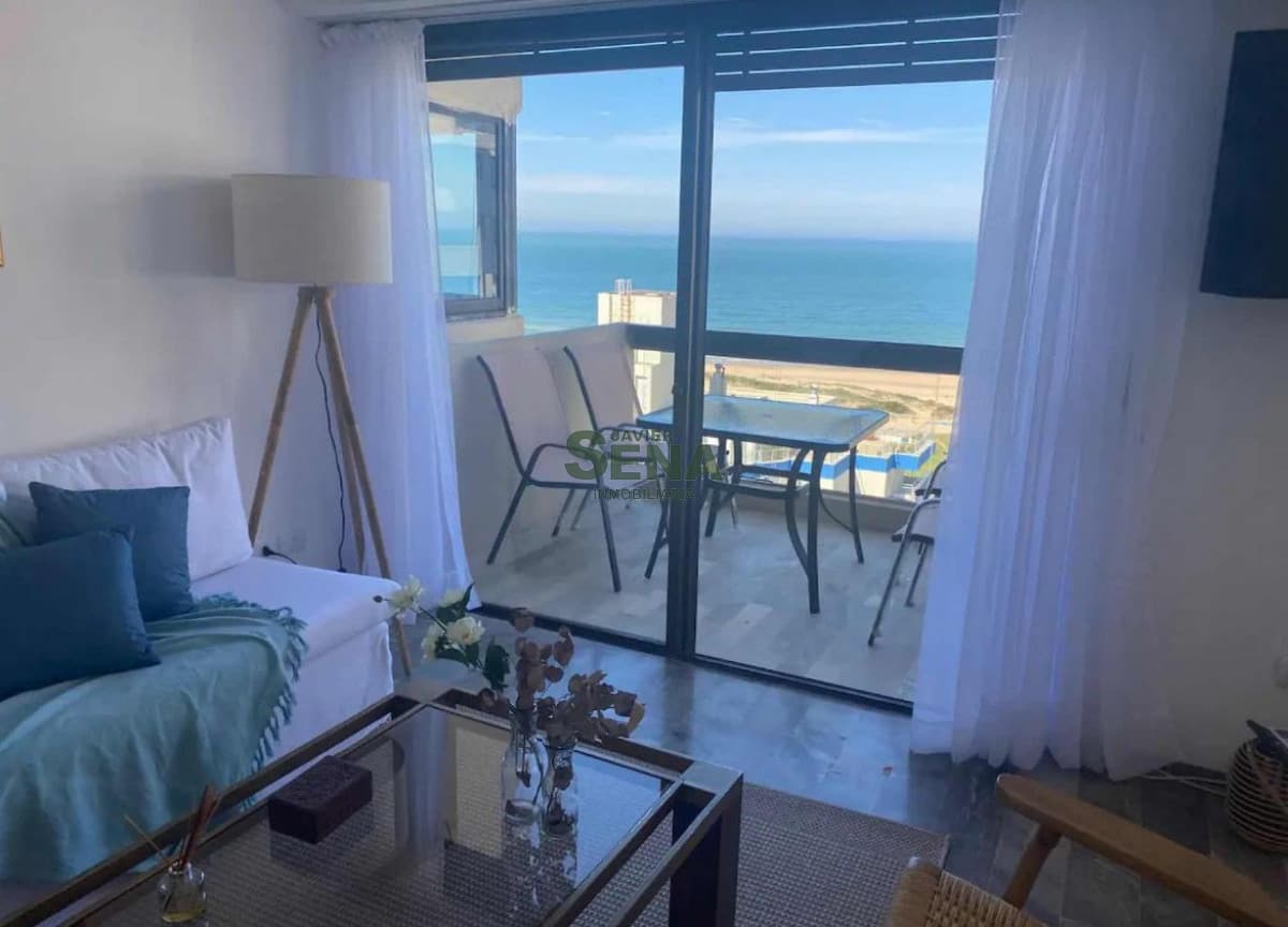 Alquiler apto en Brava, con 3 dormi, 2 baños, gran vista y terraza al mar