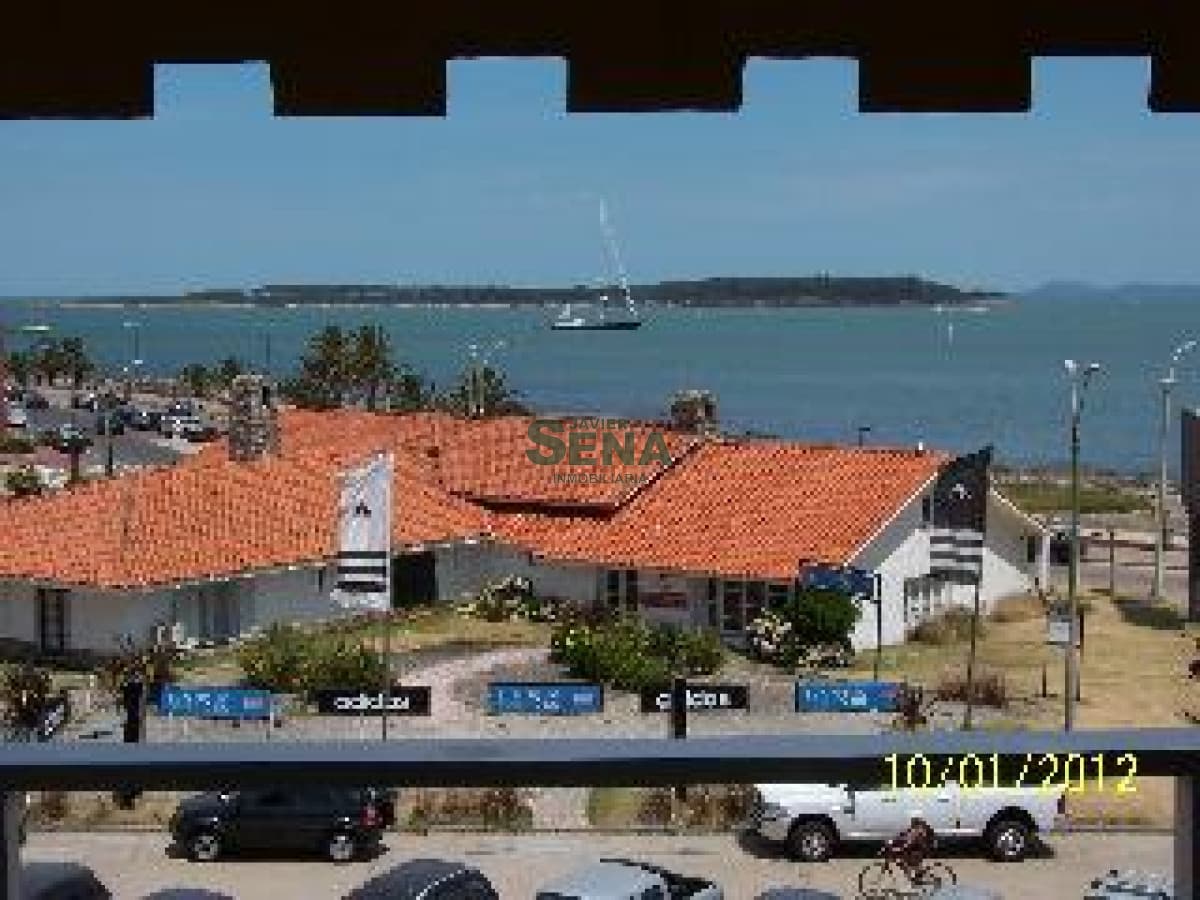 Alquiler de apartamento en la Mansa, 2 dormitorios, 2 baños a nuevo y vista