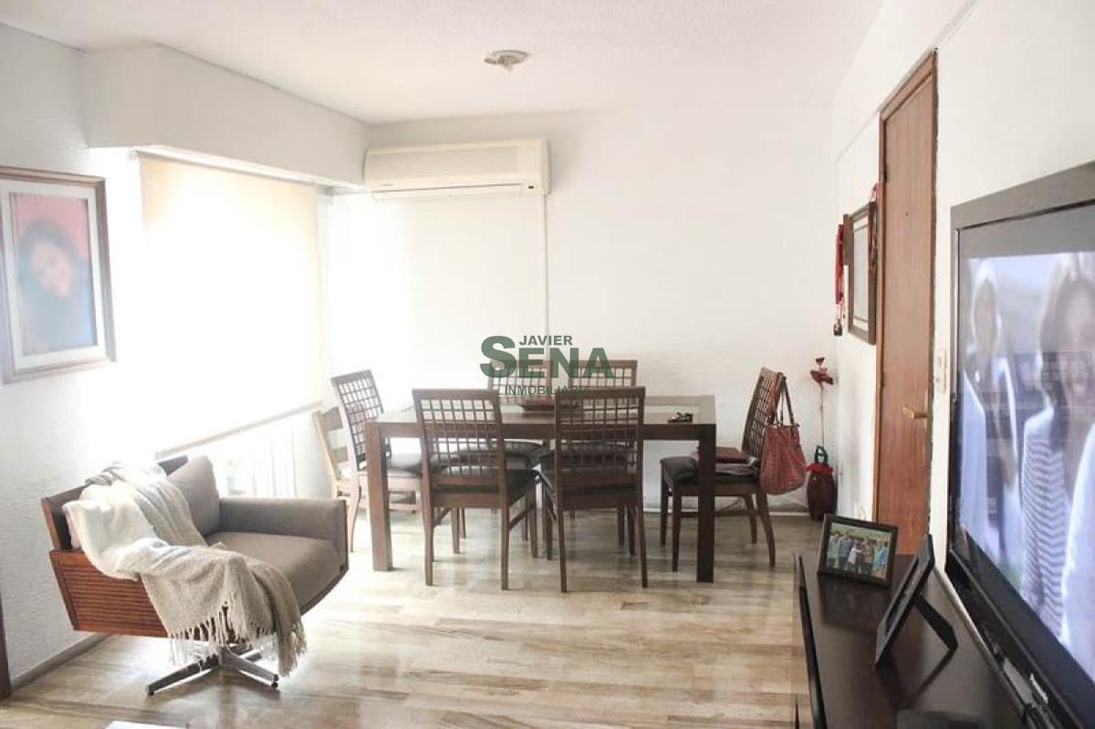 Venta de apartamento en la Peninsula, 4 dormitorios, 3 baños, se permuta por casa.