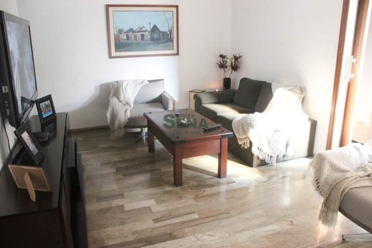 Venta de apartamento en la Peninsula, 4 dormitorios, 3 baños, se permuta por casa.