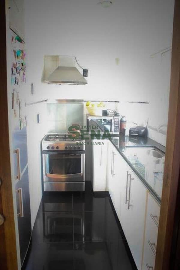 Venta de apartamento en la Peninsula, 4 dormitorios, 3 baños, se permuta por casa.