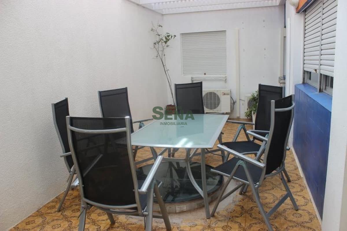 Venta de apartamento en la Peninsula, 4 dormitorios, 3 baños, se permuta por casa.